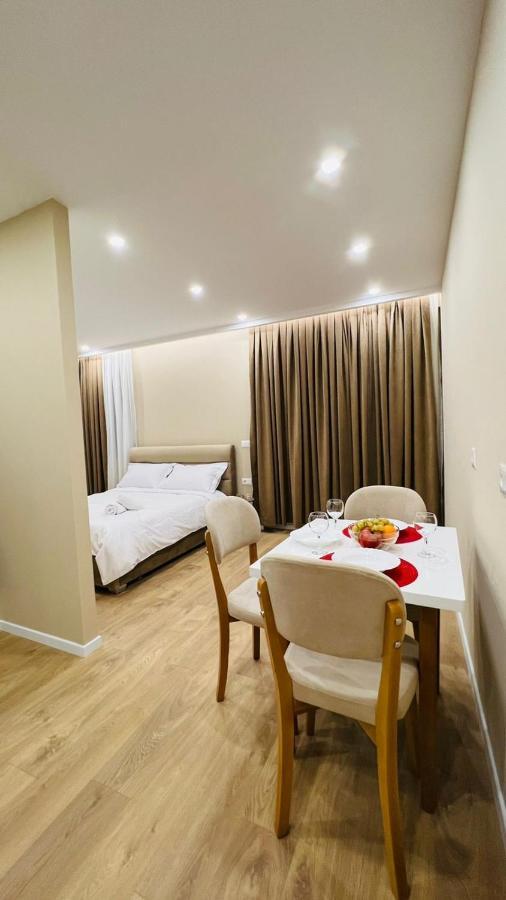 Kristi Apartments 03 Тирана Екстер'єр фото