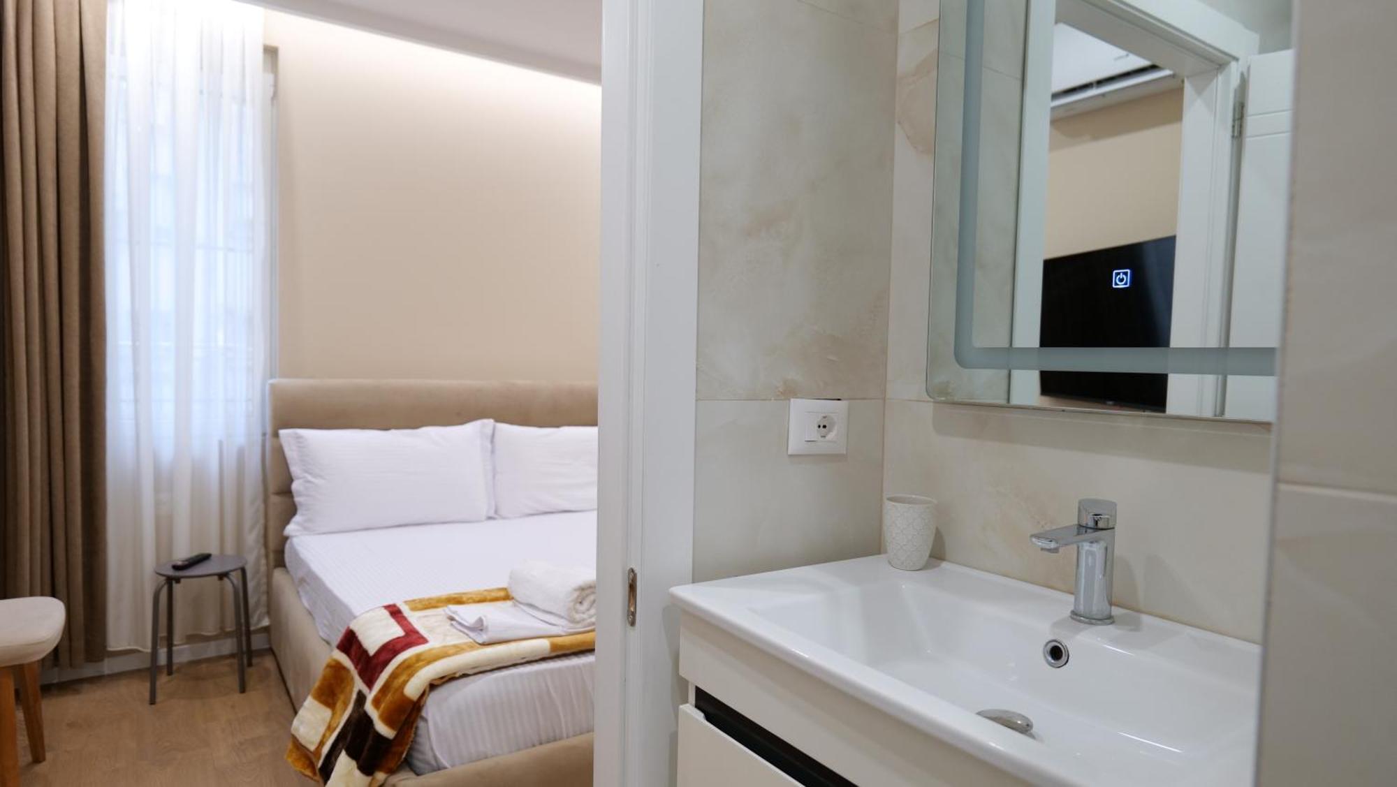 Kristi Apartments 03 Тирана Екстер'єр фото