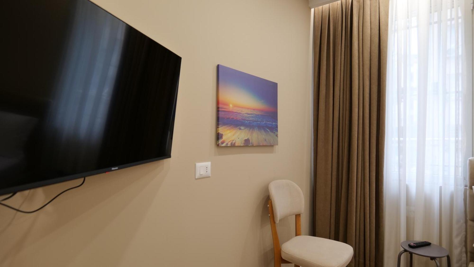 Kristi Apartments 03 Тирана Екстер'єр фото