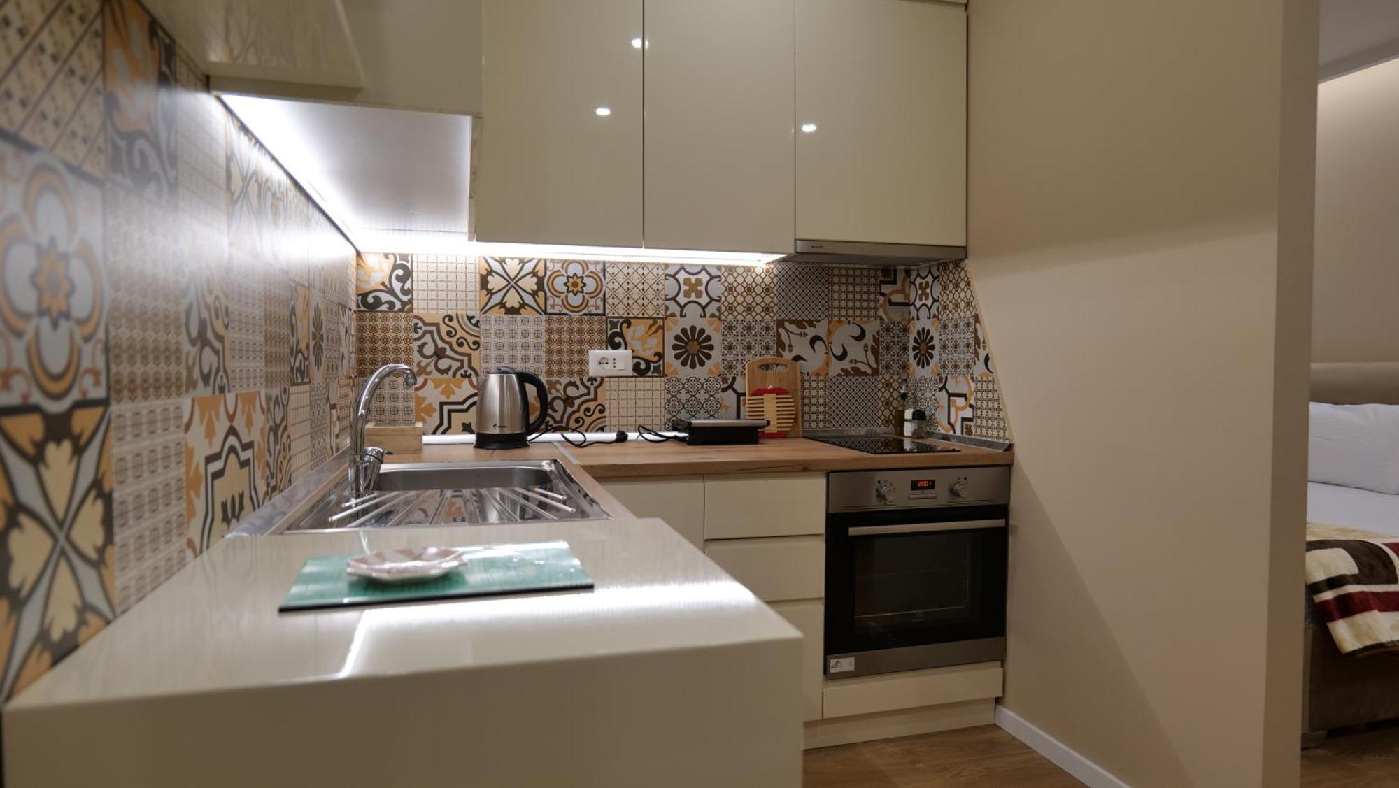 Kristi Apartments 03 Тирана Екстер'єр фото